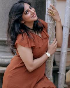 anna-rajan-in-short-dress-photos
