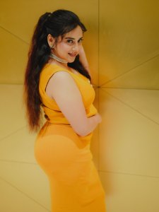 anna-rajan-in-yellow-sleevless-trending-style-dress-photos-004