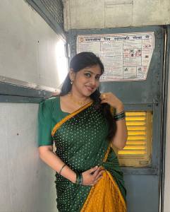 anna-reshma-rajan-in-halfsaree-002