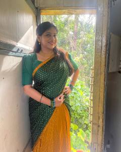 anna-reshma-rajan-in-halfsaree-003