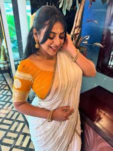 anna-reshma-rajan-latest-photos-in-trending-fashion-002
