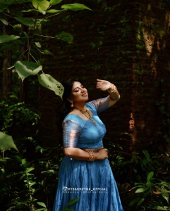 anna-reshma-rajan-latest-photos-in-trending-fashion-012