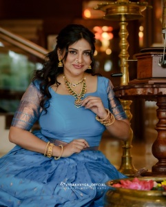 anna-reshma-rajan-latest-photos-in-trending-fashion-013