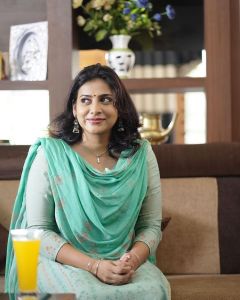 anna-reshma-rajan-new-photos-0433-002