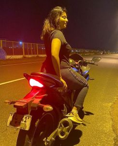anna-reshma-rajan-new-pics-05-001