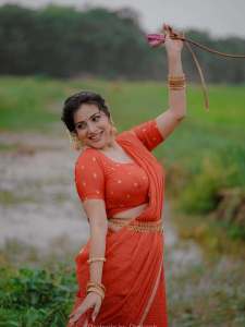 anna-reshma-rajan-viral-photoshoot-photos-018