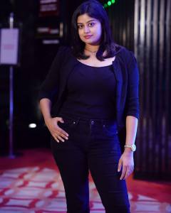 ansiba-hassan-black-jeans-photos-001
