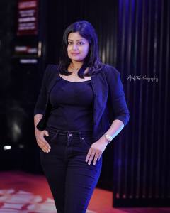 ansiba-hassan-black-jeans-photos-002