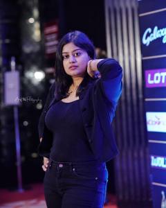 ansiba-hassan-black-jeans-photos
