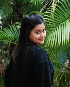 ansiba-hassan-in-black-full-sleeve-top-and-jeans-photoshoot-003