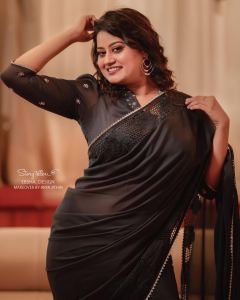 ansiba-hassan-in-black-saree-images-004
