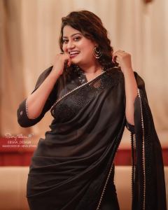 ansiba-hassan-in-black-saree-images-005