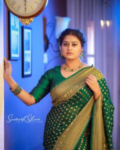 ansiba-hassan-in-black-saree-photoshoot-010