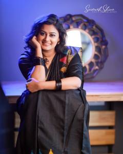 ansiba-hassan-in-black-saree-photoshoot-016