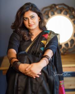 ansiba-hassan-in-black-saree-photoshoot-017