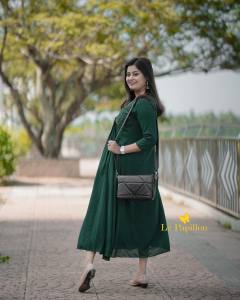 ansiba-hassan-in-green-long-top-photos-002