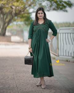 ansiba-hassan-in-green-long-top-photos-004