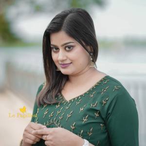 ansiba-hassan-in-green-long-top-photos-006