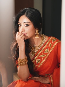 actress-anu-emmanuel-in-raw-mango-colour-saree-photos-005