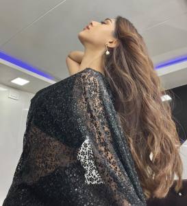 anu-emmanuel-black-saree-002