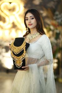 Actress Anu Emmanuel launches SR Jewellery Exclusive Studio at Banjara Hills Photos