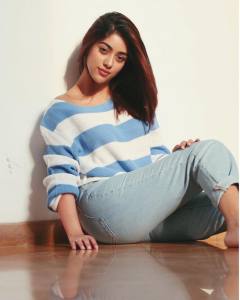 anu emmanuel latest photo-005