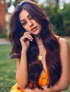 anu-emmanuel-new-photo-shoot-pics-07-002
