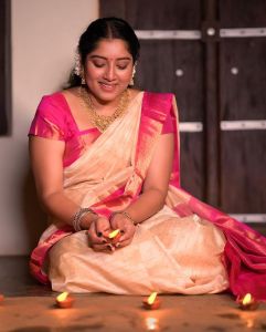 Actress-anumol-latest-deepavali-2021-photos-001