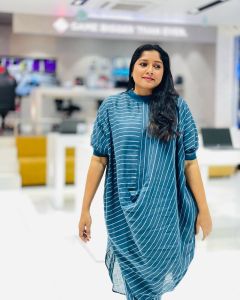actress-anumol-beautiful-images-in-blue-dress-004
