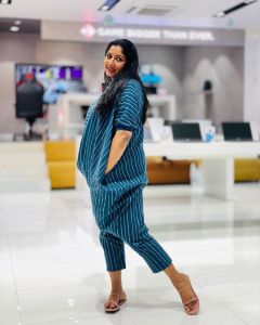 actress-anumol-beautiful-images-in-blue-dress-006