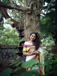 actress-anumol-different-look-photos-004