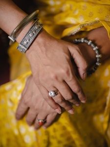 actress-anumol-in-mango-yellow-colour-saree-photos-002