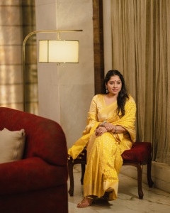 actress-anumol-in-mango-yellow-colour-saree-photos-006