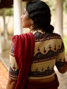 actress-anumol-in-maroon-saree-with-design-blouse-latest-photos-004
