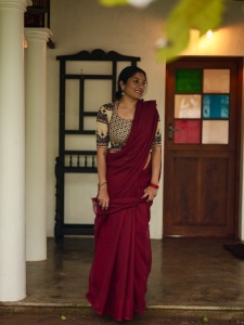 actress-anumol-in-maroon-saree-with-design-blouse-latest-photos-006
