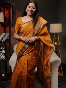 actress-anumol-in-thenmozhi-designs-saree-blouse-images-003