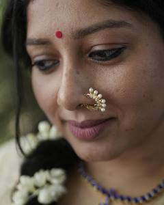 actress-anumol-in-traditional-dhavani-set-dress-photoshoot-007