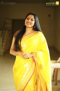 actress-anumol-latest-photos-03251