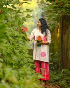 actress-anumol-new-onam-2023-photoshoot-002