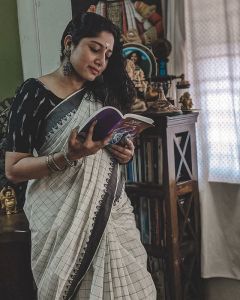 actress anumol new photos 0421-005