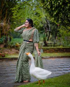 actress-anumol-onam-photos-004