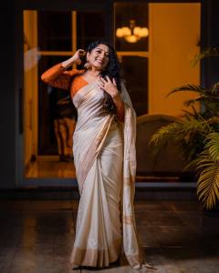actress-anumol-onam-photos-005
