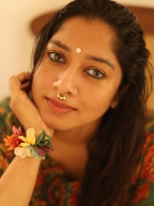 actress-anumol-trending-fashion-ideas-photos-006