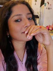 actress-anumol-trending-fashion-ideas-photos