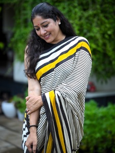 anumol-bold-and-stunning-look-photos-012