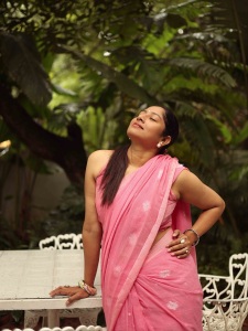 anumol-in-baby-pink-saree-photos-003