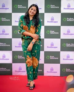 anumol-in-green-jumpsuit-style-dress