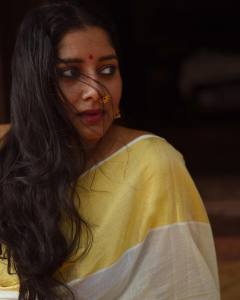 anumol-in-kerala-saree-with-blue-blouse-combination