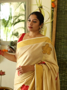 anumol-in-keralasaree-photos