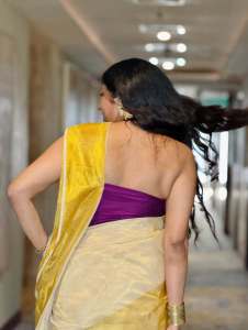 anumol-in-trending-blouse-design-with-saree-drape-photos-006